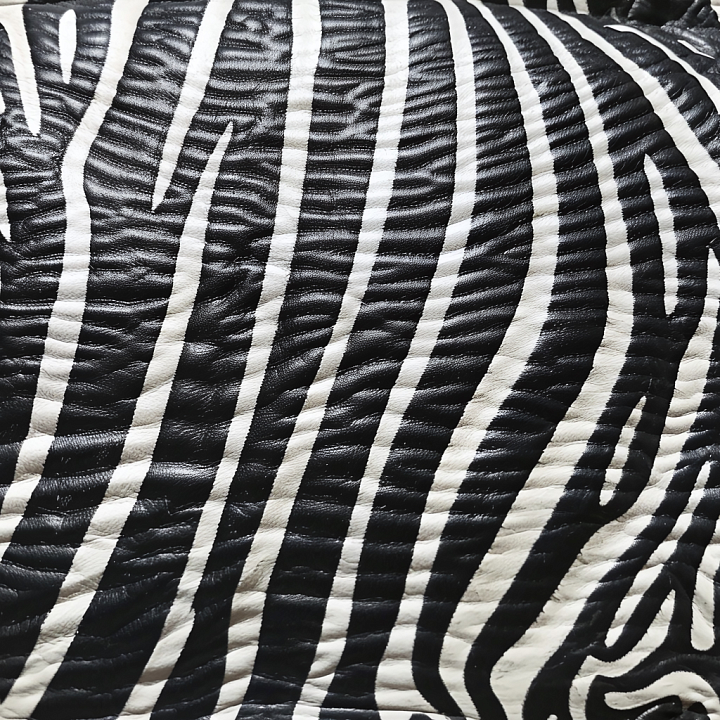 Black And White Zebra Stripe Patterned Leather With Natural Grain seamless PBR texture preview
