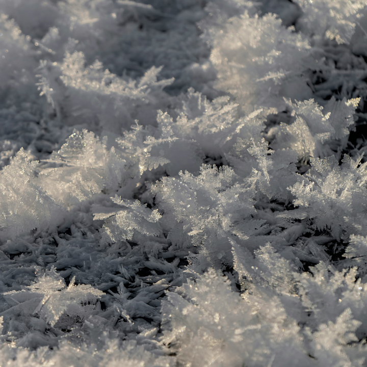 Detailed Snow Crystal - Resolution seamless PBR texture preview